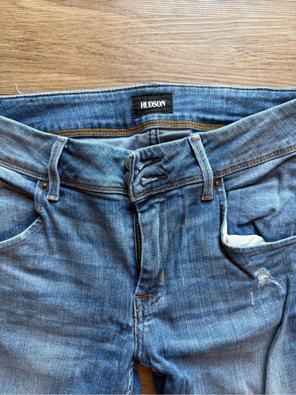 Hudson Jeans Distressed Ankle Crop in Medium Blue - Picture 3 of 7